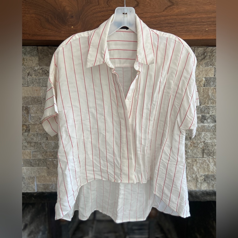 Alice + Olivia short sleeve shirt